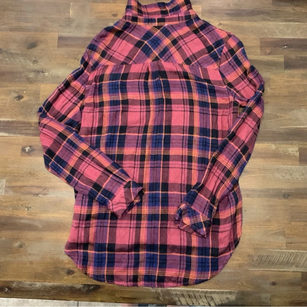 Beach Lunch Lounge multicolored plaid flannel long sleeve button down shirt EUC - Picture 11 of 13